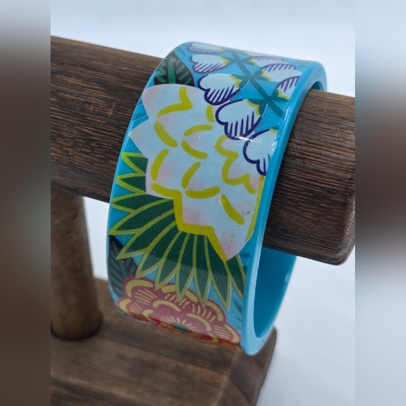 Avon Jewelry - Avon 1987 Tropical Beauty Bracelet Bangle Wide Plastic Statement Costume Fashion